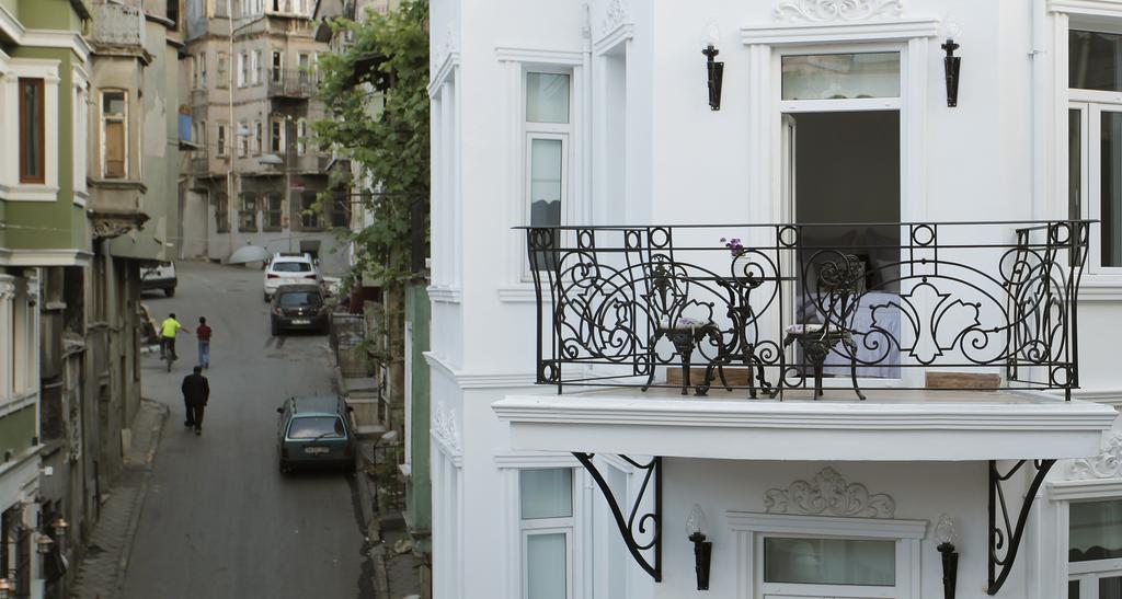 The White Swan Beyoglu Стамбул